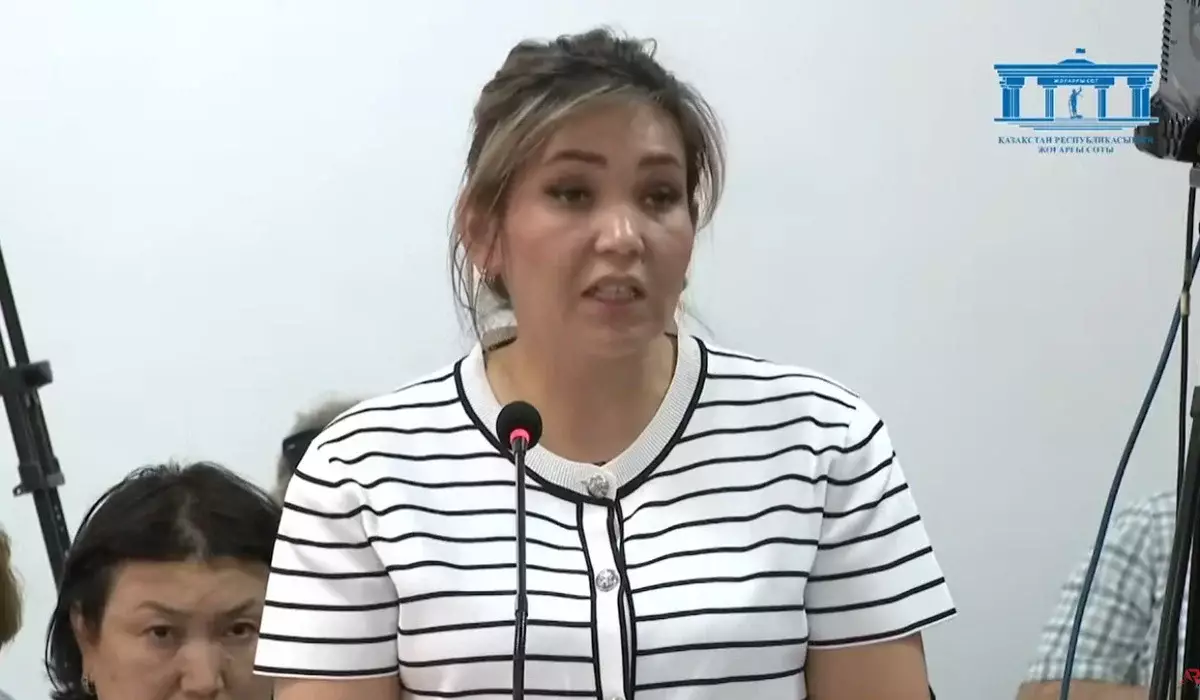 «Кәмелетке толмаған екі баласы бар»: адвокат Қалиахметке үкім шығаруда жұмсақтық танытуды сұрады