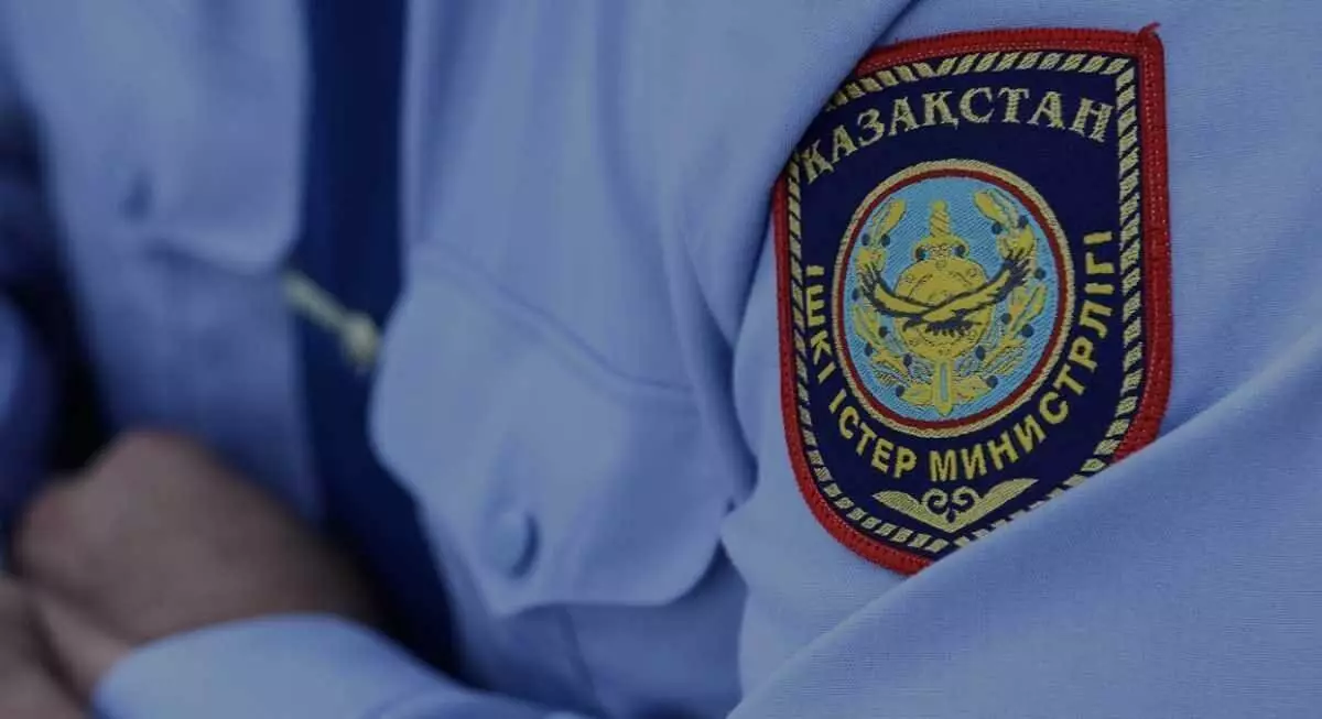 Иностранец попытался откупиться от полицейского блендером в Туркестанской области