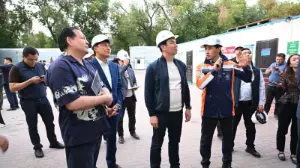 Алматы әкімі Дархан Сатыбалды Әуезов ауданындағы көріктендіру мен құрылыс жұмыстарын тексерді
