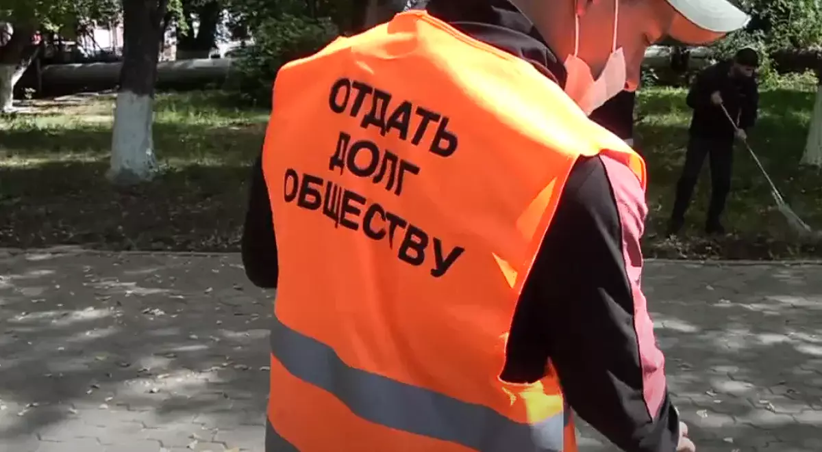 МВД предложило одеть осужденных в жилеты с надписью