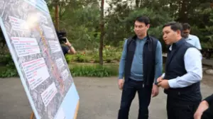 Алматы әкімі Дархан Сатыбалды Әуезов ауданындағы инфрақұрылым құрылысын бақылап қайтты