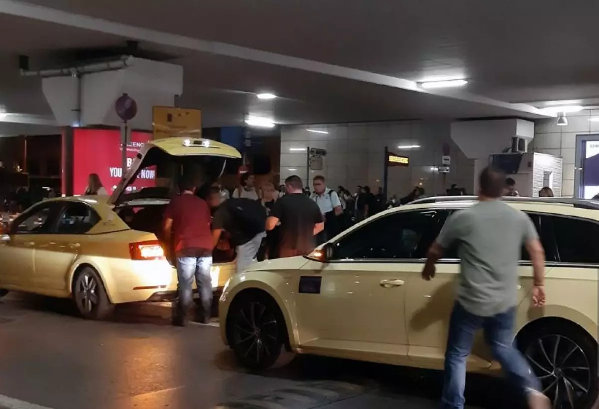Таксист приставал к пассажирам в аэропорту Шымкента