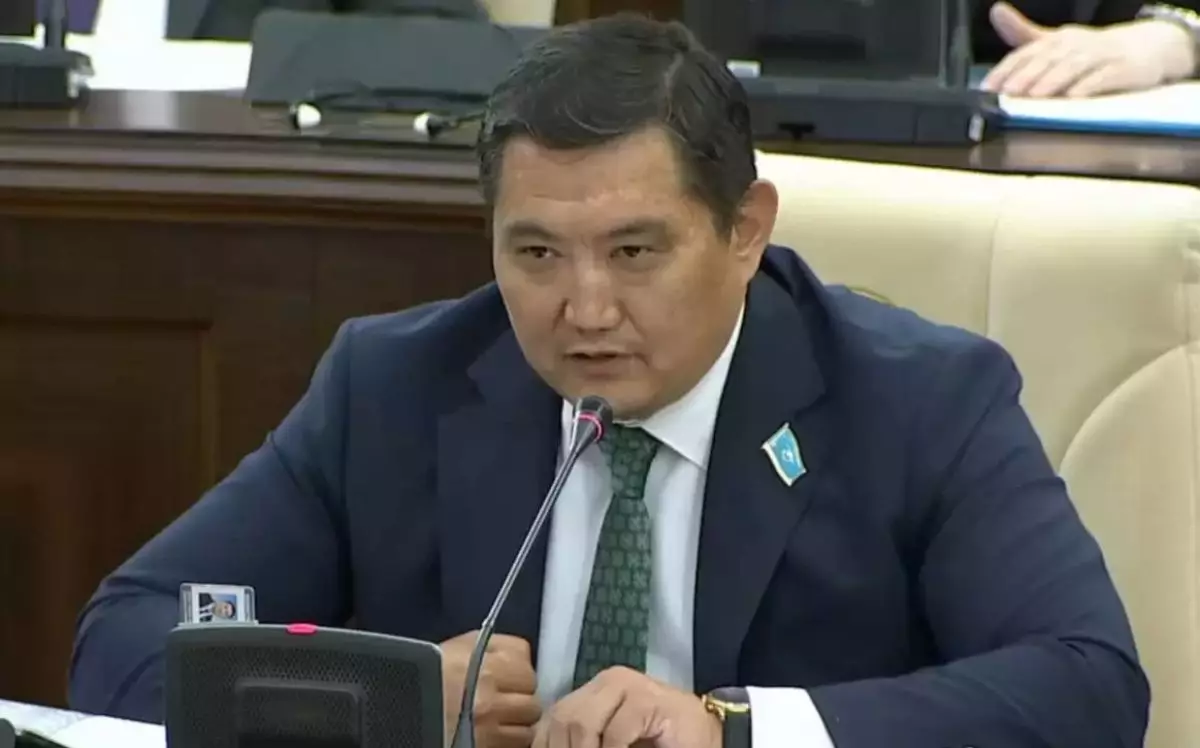 Денсаулық сақтау министрлігінің кесірінен депутат Базарбектің қан қысымы көтеріліп кетті