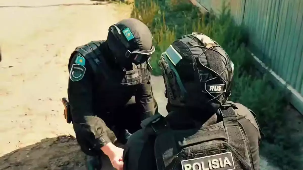 В Атырау возбуждено дело против видеоблогера по подозрению в вымогательстве.
