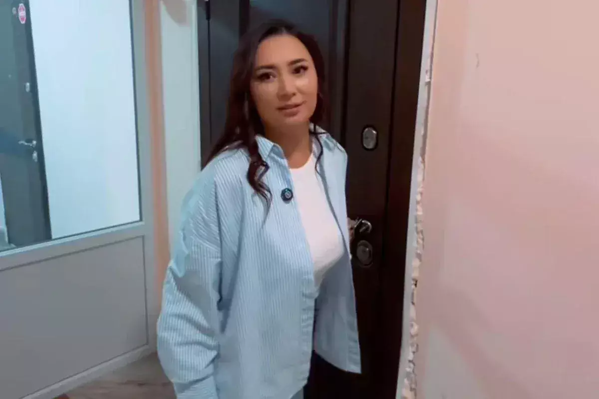 Әнші Мадина Сәдуақасова ұлына пәтер сыйлады