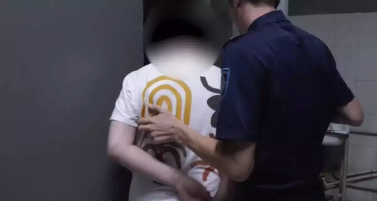 Алматыдағы түнгі клуб иесі қол астында істейтін қызды зорлаған