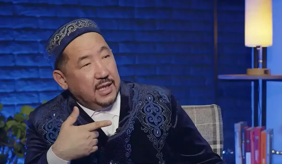 Нұрлан имам құрбандық дұғасын оқып жатқанда қой қашып кетті (ВИДЕО)