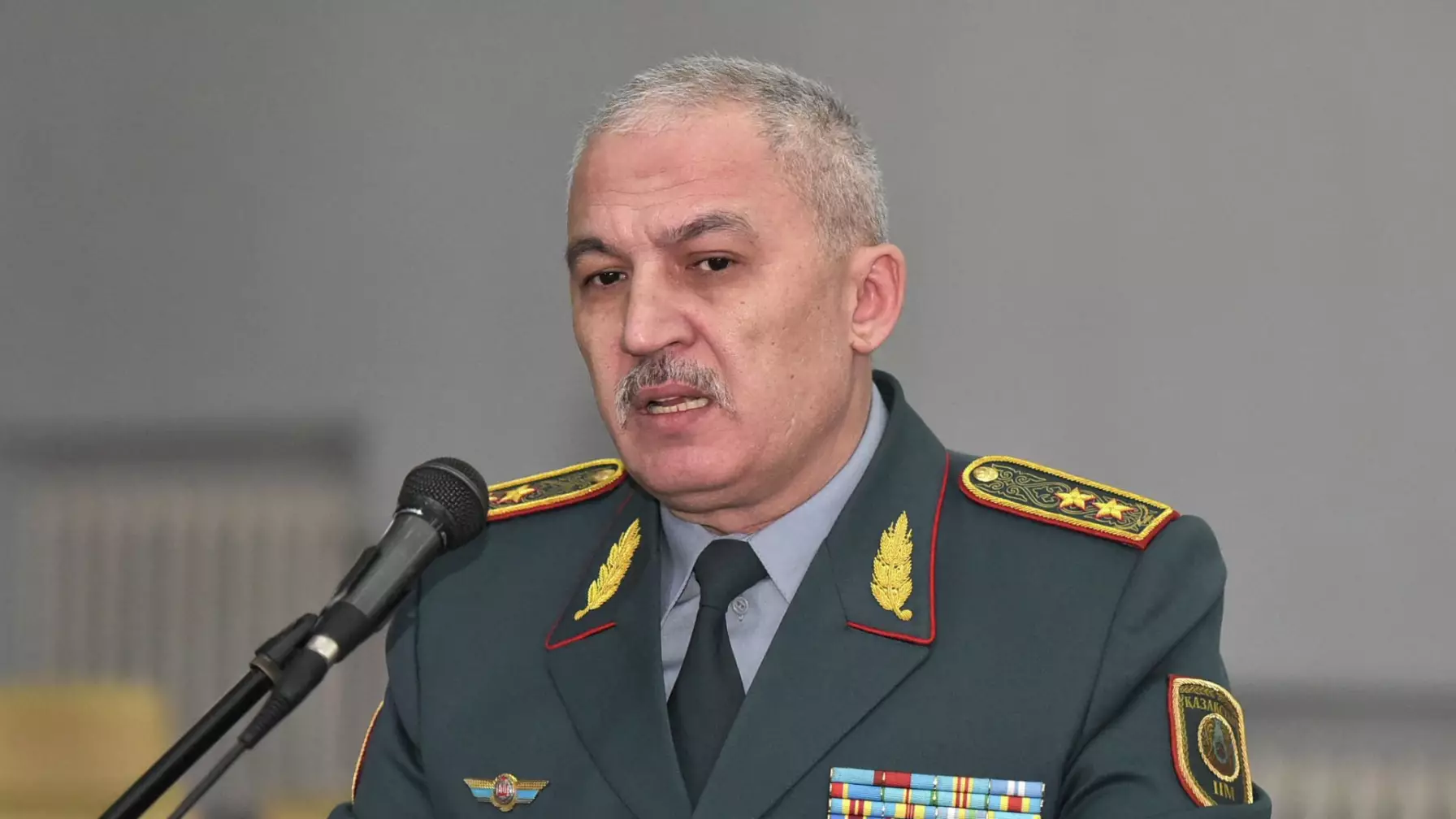 Тоқаев Қорғаныс министрі Руслан Жақсылықовты қызметтен босатты