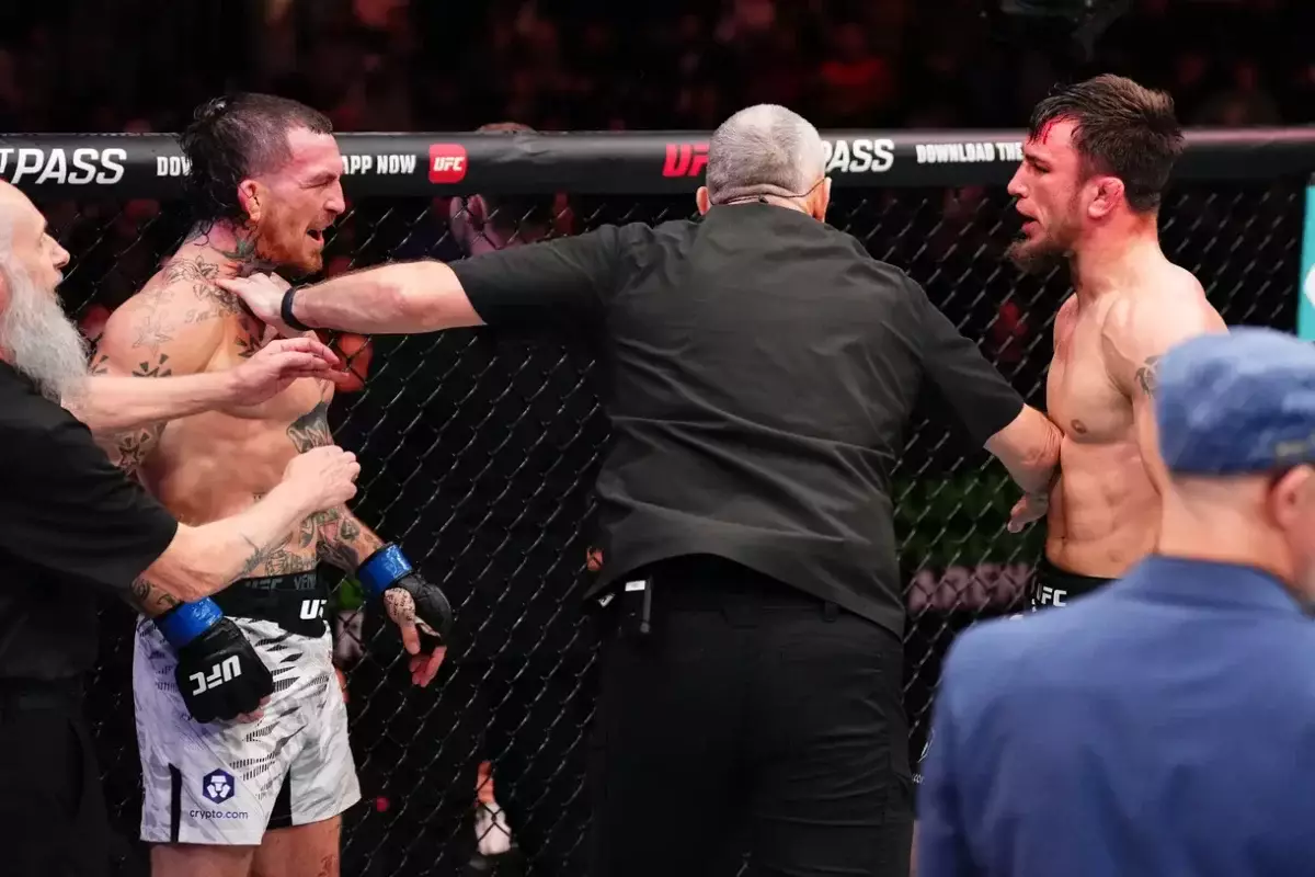 Боец из Казахстана завоевал внимание главы UFC