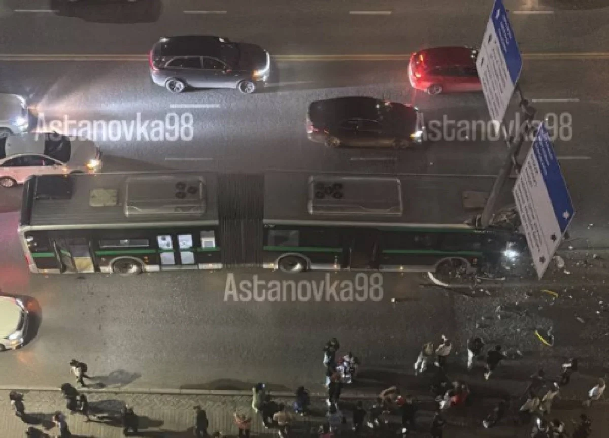 Закиева посетила девочку, потерявшую ноги после ДТП в Астане