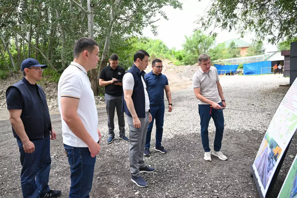 Алматы әкімі Бостандық ауданындағы құрылыс алаңдарында сапа мен мерзімді қатаң бақылауда ұстауды тапсырды