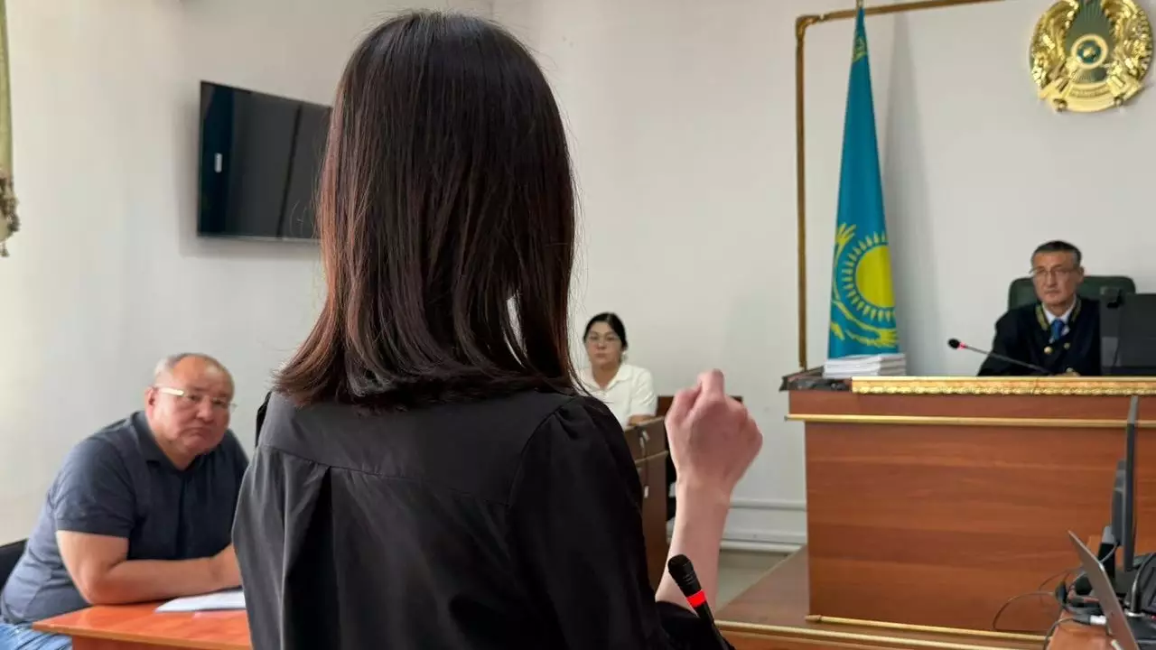 "Қан судай ақты" - Ақтөбеде бір отбасын жайратқан қанды оқиғаға қатысты сот басталды