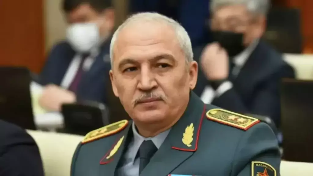 Экс-министр обороны доказал, что не задержан