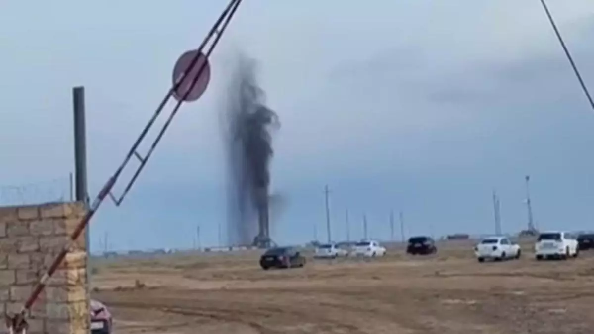 Произошел выброс метана на нефтяной скважине в Мангистауской области (видео)