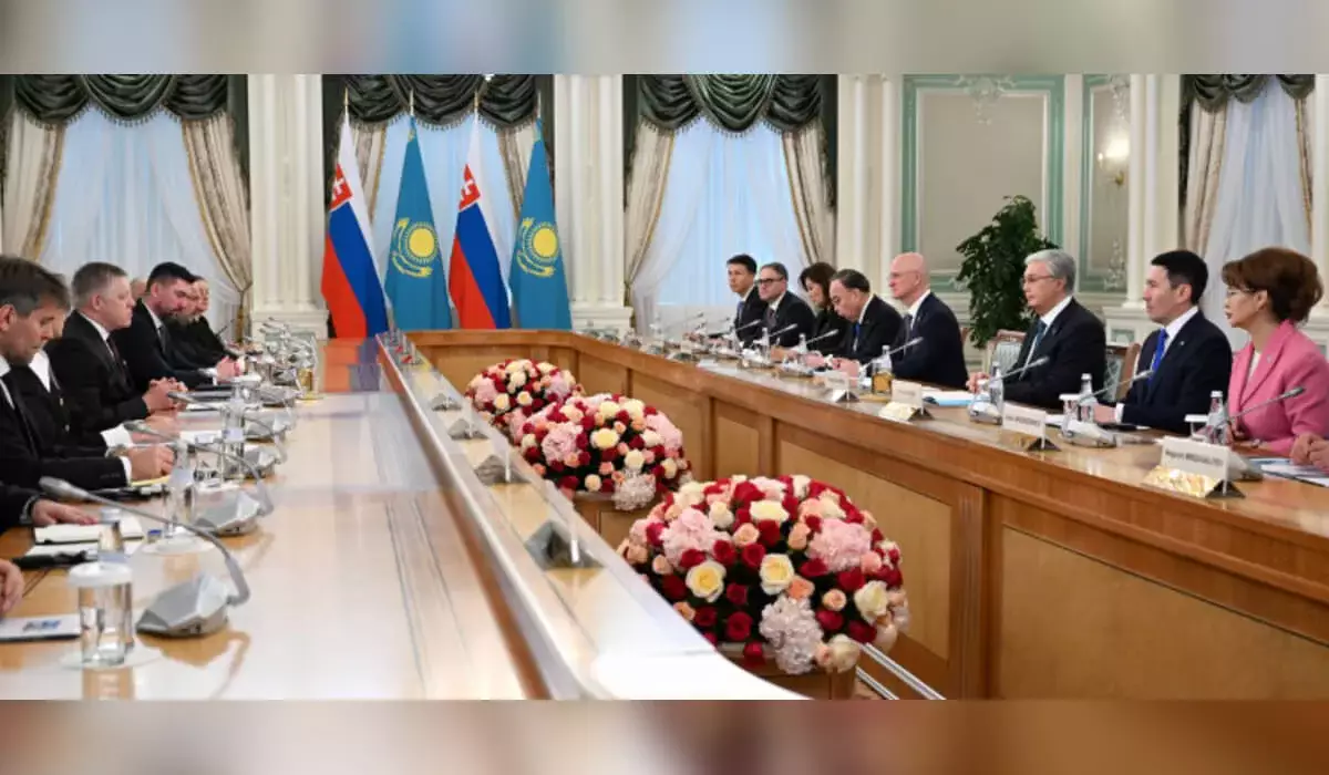 «Жақсылықтарыңызды ешқашан ұмытпаймыз»: Роберт Фицо Ақордада Тоқаевқа не айтты