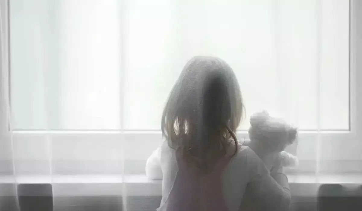 Қарағандыда анасы өзгеге «сатып» жіберген бүлдіршіннің шашы ағарып кеткен (ВИДЕО)