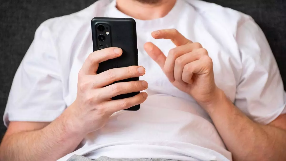 Казахстанец получил 20 суток ареста за публикацию поста в Telegram по решению суда.