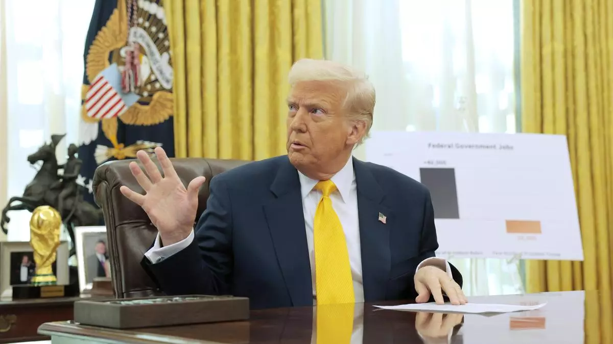 Трамп выразил свое недовольство как Россией, так и Украиной.
