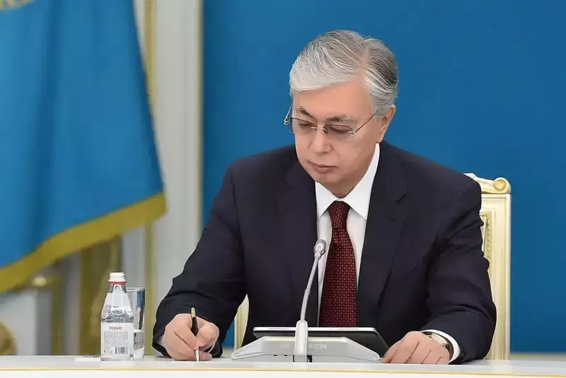 Президент екі маңызды заңға қол қойды