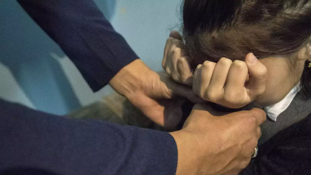 Қарындасы жүкті болып қалған: Жамбылда 13 жастағы қызды екі ағасы алты жыл бойы зорлап келген