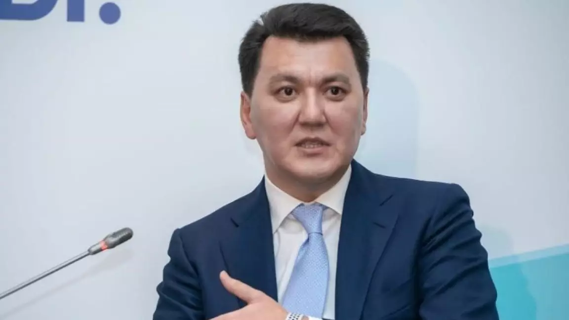 "Ұлттық құрылтай Қазақстан қоғамын ортақ мақсатқа жұмылдыратын ең басты институтқа айналды" - Ерлан Қарин