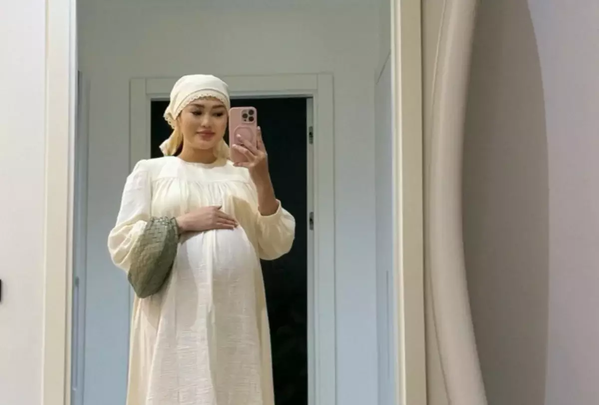 «Ұлтабар ханымнан сәлем»: Ерке Есмахан босанғаннан кейін үн қатты