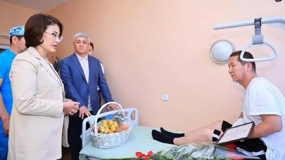 Атака на медиков в Карагандинской области: руководитель Минздрава поделился информацией о их состоянии.