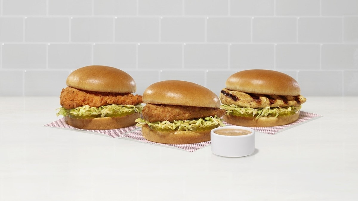 Chick-fil-A тихо выпускает секретные бутерброды, которые могут позволить себе не все американцы.