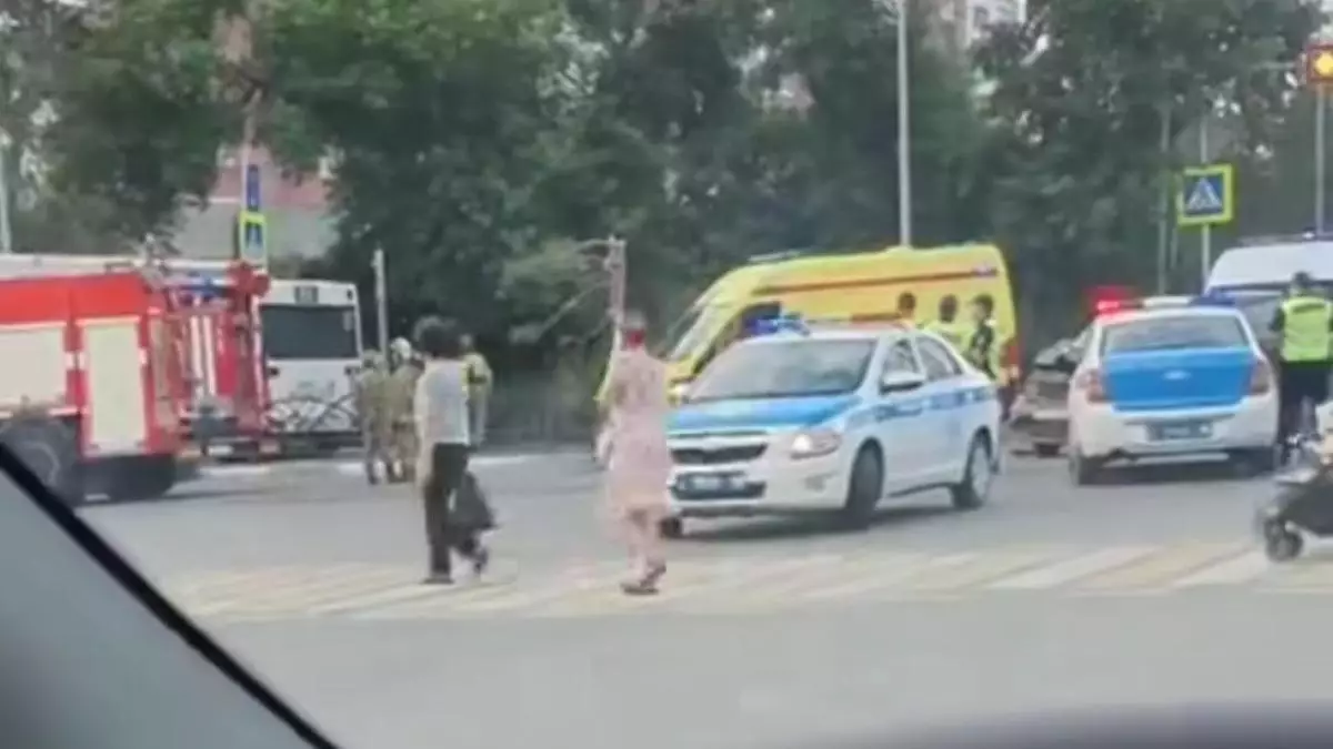 В результате аварии с участием общественного транспорта в Костанае пострадали несколько человек.
