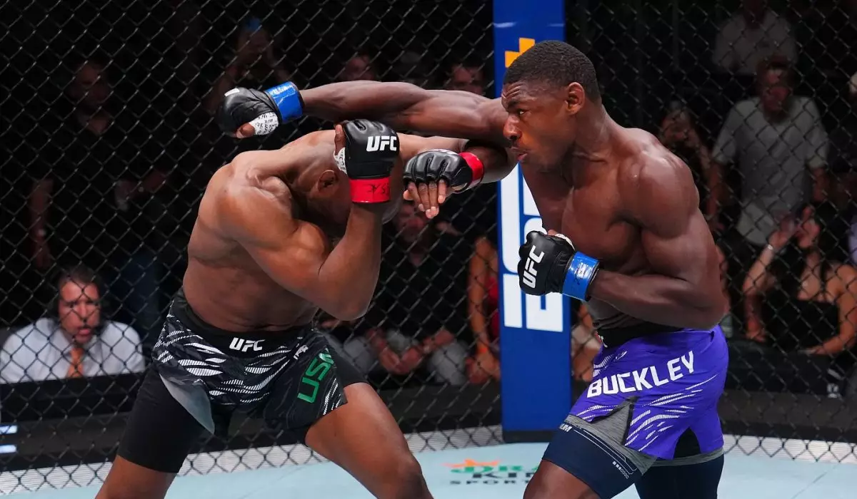 Видео полного боя Камару Усман — Хоакин Бакли с сенсацией в UFC