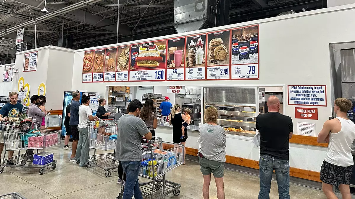 Первый день на работе в столовой Costco чуть не заставил нового сотрудника убежать.