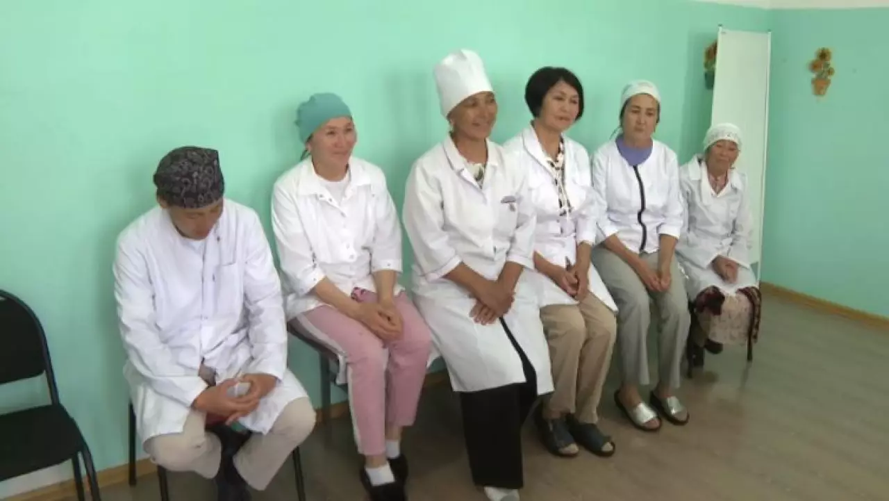 Династия врачей со стажем в 102 года живёт в области Абай