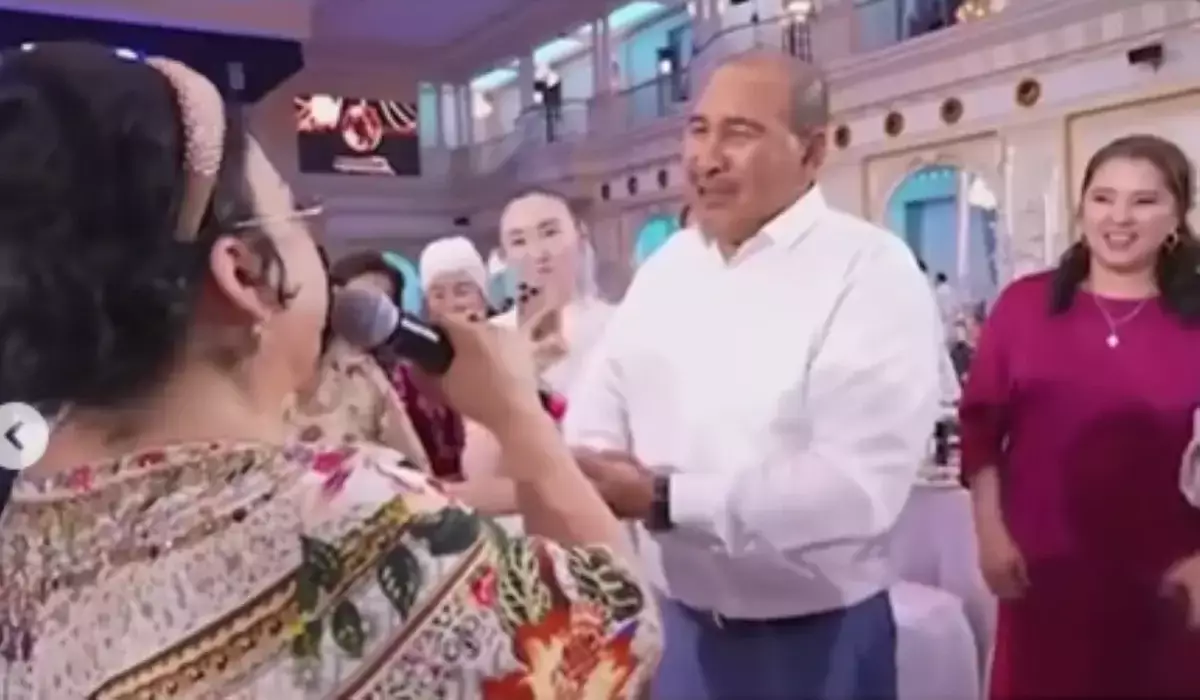 Слухи о романе: Макпал Жунусова озадачила Ермахана Ибраимова на свадьбе (ВИДЕО)