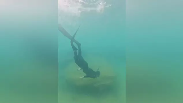 Актауский водолаз очистил более километра морского дна Каспия