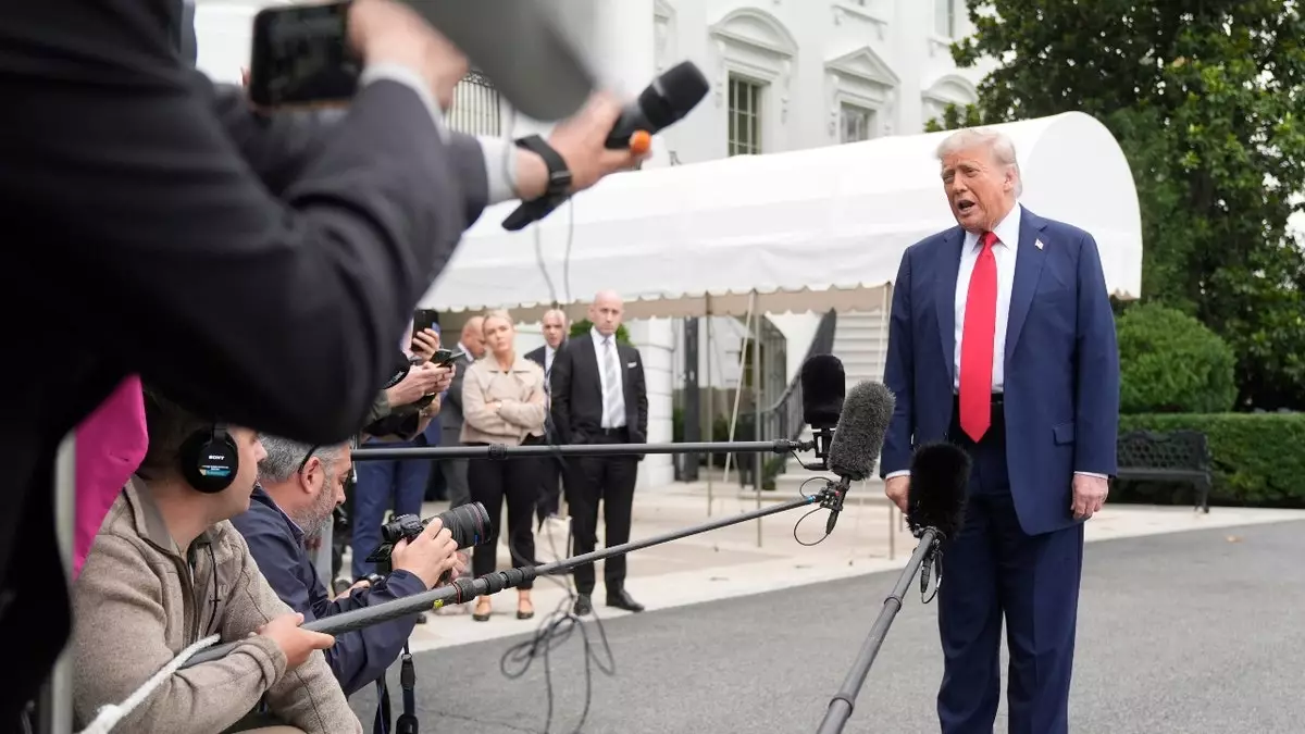 Трамп приказывает Иммиграционной службе расширить усилия по депортации в крупнейших городах Америки.