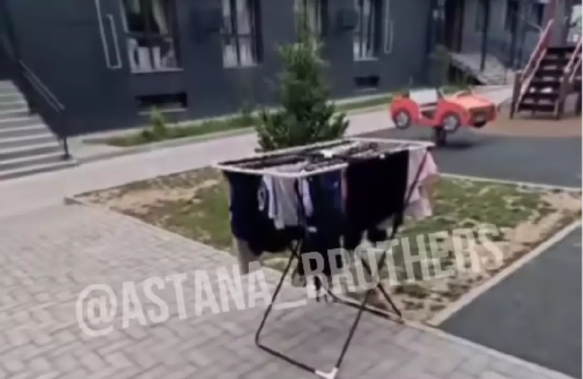 "Аул из него не уехал": жильцы ЖК в Астане возмутились сушкой белья во дворе