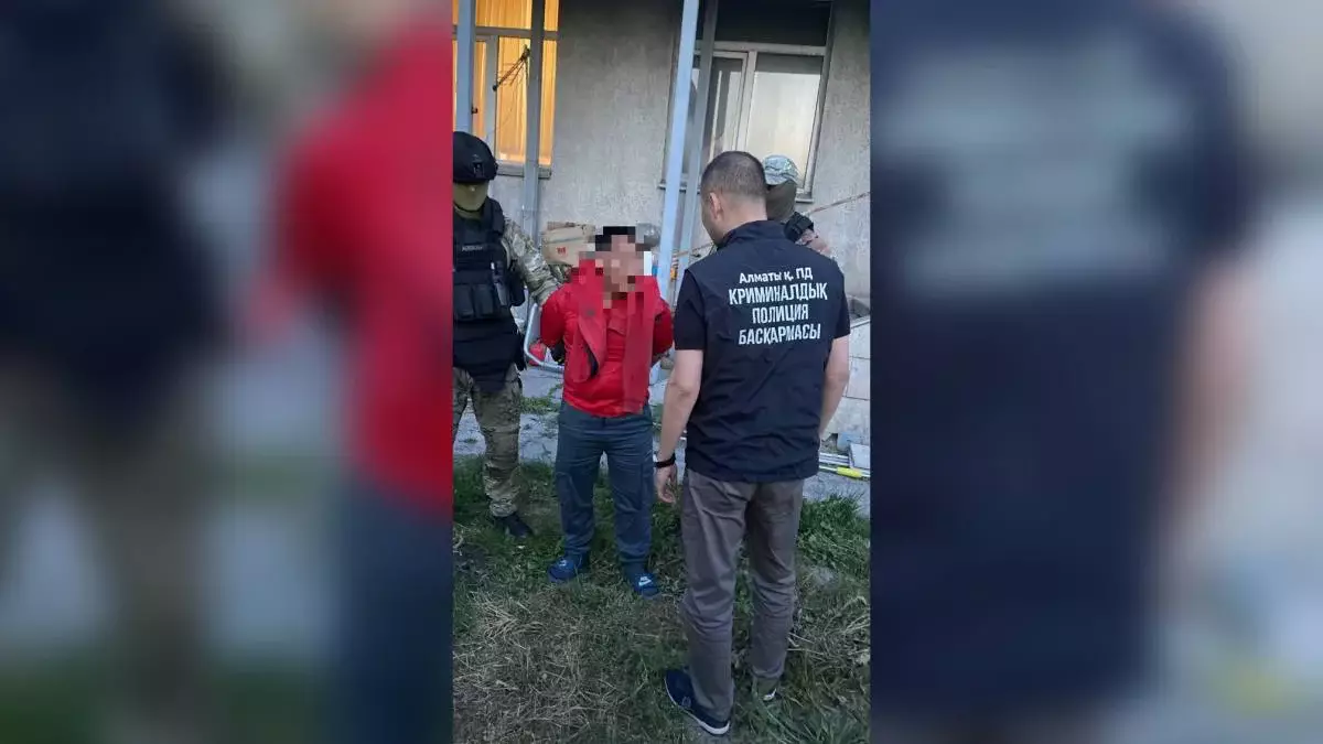 Полицейские Алматы задержали подозреваемого в совершении квартирной кражи