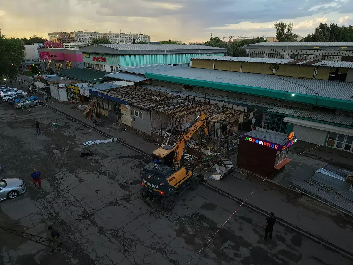 В Алматы начали снос рынка «Арыстан»