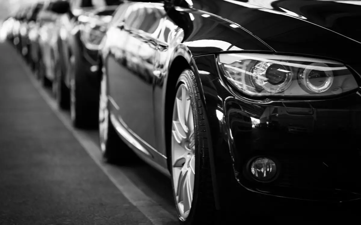 Чиновники пользовались служебными авто в личных целях в Костанайской области