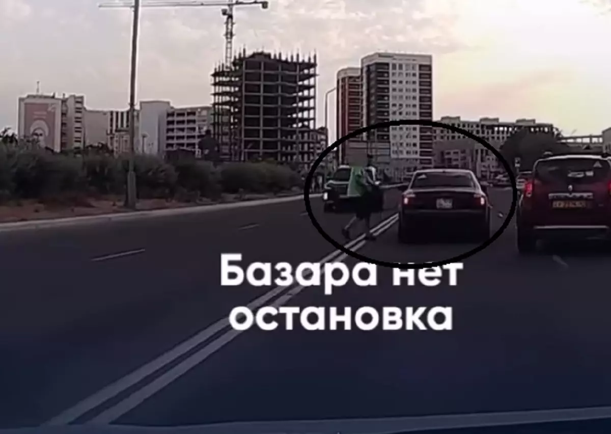 Остановился, где захотел: в Актау водителя наказали за помеху на дороге - новости на Lada.kz 17.06.2025