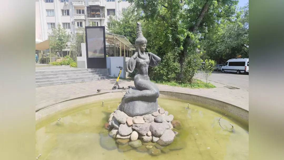 Казахская русалка и мост любви. Чем удивляет туристов Алматы?