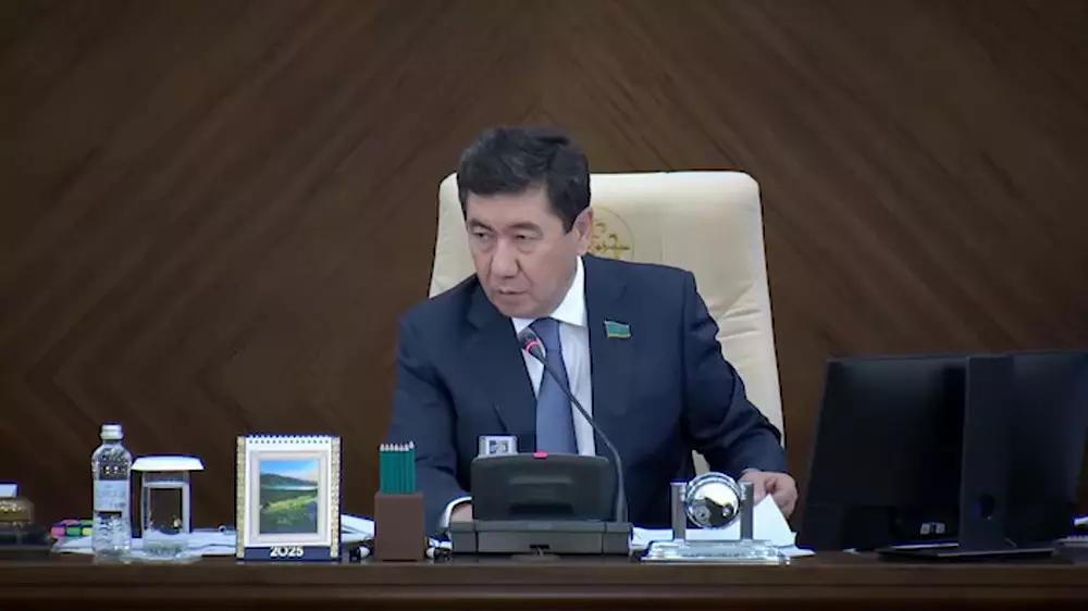 “Дайте конкретный ответ“. Спикер Мажилиса сделал замечание министру науки