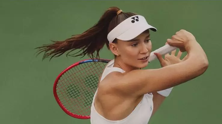 Елена Рыбакина отметила 26-летие победой на корте