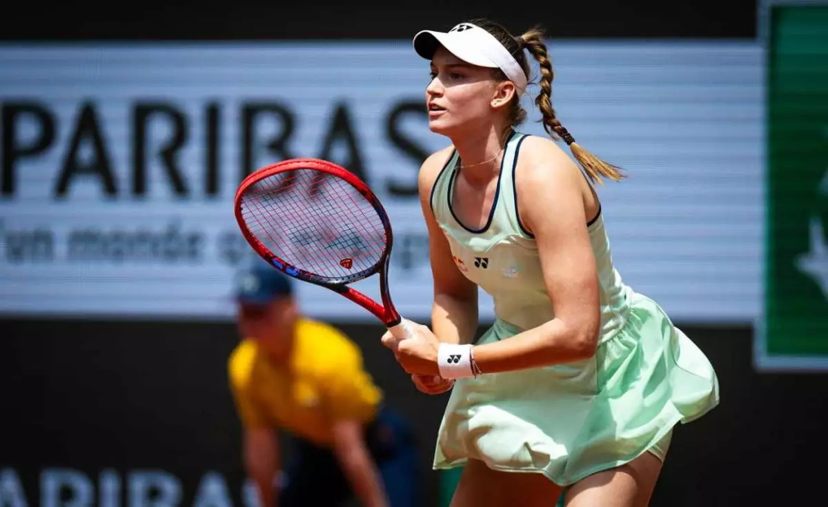 Елена Рыбакина поделилась праздничным фото с подарками
