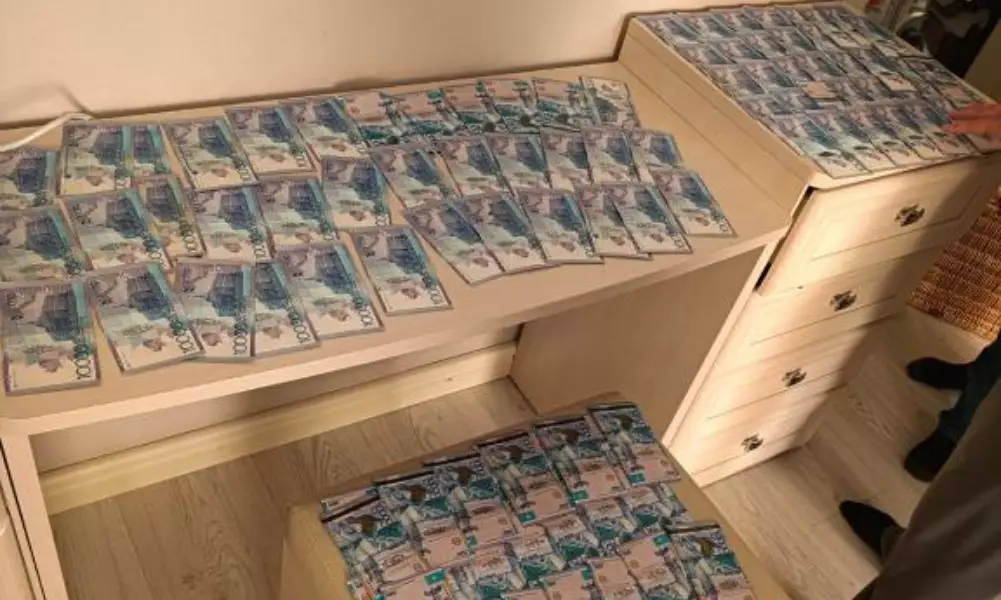 В Уральске задержали подозреваемых в вымогательстве у предпринимателей