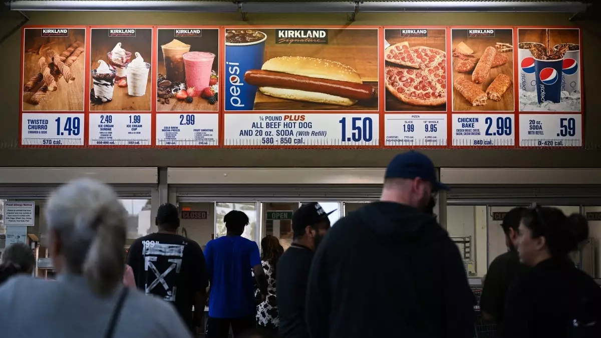 Клиенты Costco выступают за возвращение любимой закуски за $1, несмотря на новые предложения в кафе.