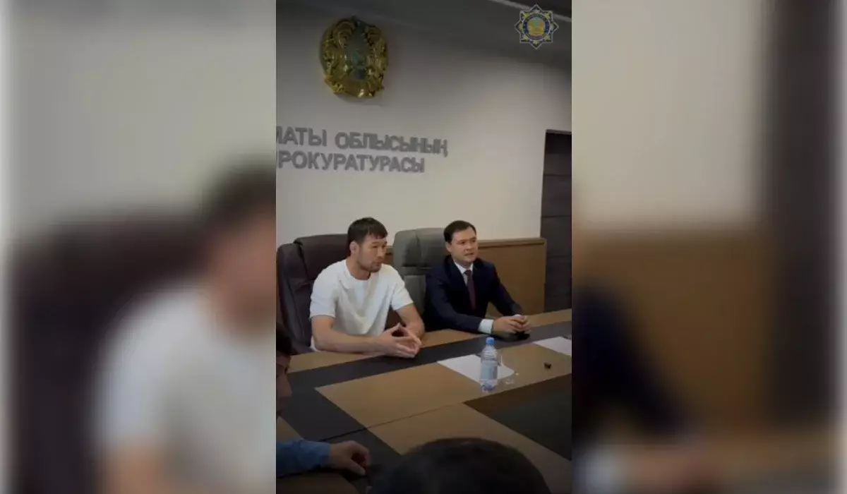 Прокурорлар Шавкат Рахмоновты кабинетіне шақырып алып, «кино» көрсетті (ВИДЕО)