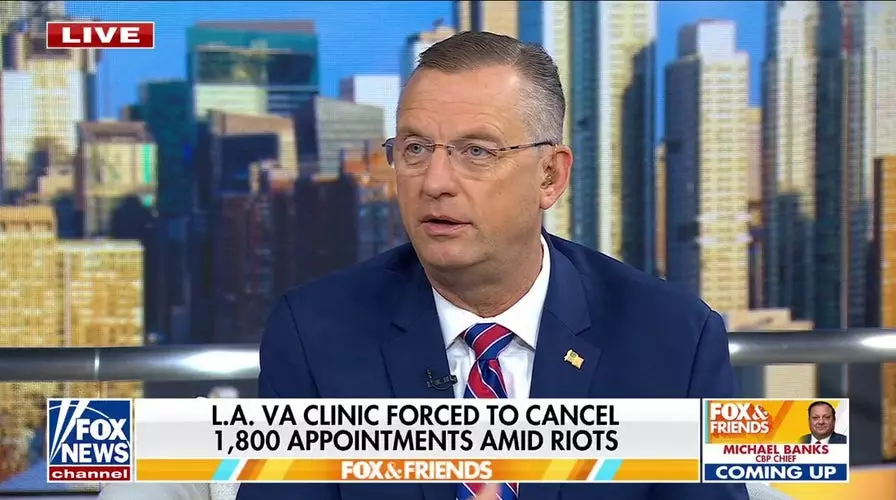 Опрос Fox News: избиратели считают, что легальная иммиграция полезна, поддерживают депортацию нелегальных иммигрантов.