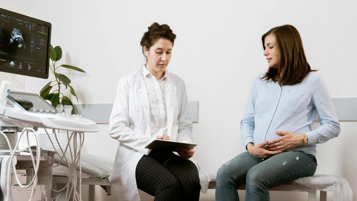 В Казахстане возобновляется работа женских консультаций при Министерстве здравоохранения.