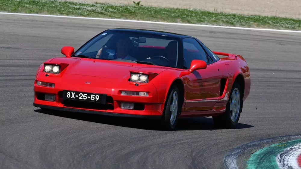 Honda возродит производство деталей на легендарную NSX. Зачем?